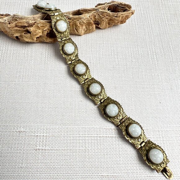 White Glass Floral Link Bracelet - Picture 8 of 11